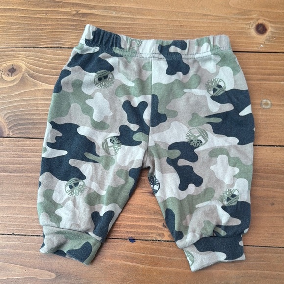 Baby 0-3 months pants Camouflage, Brown, and Black Bottoms Set - Picture 11 of 13